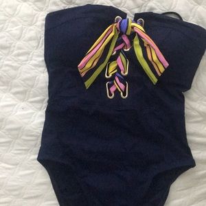 Navy : multi color swim suit